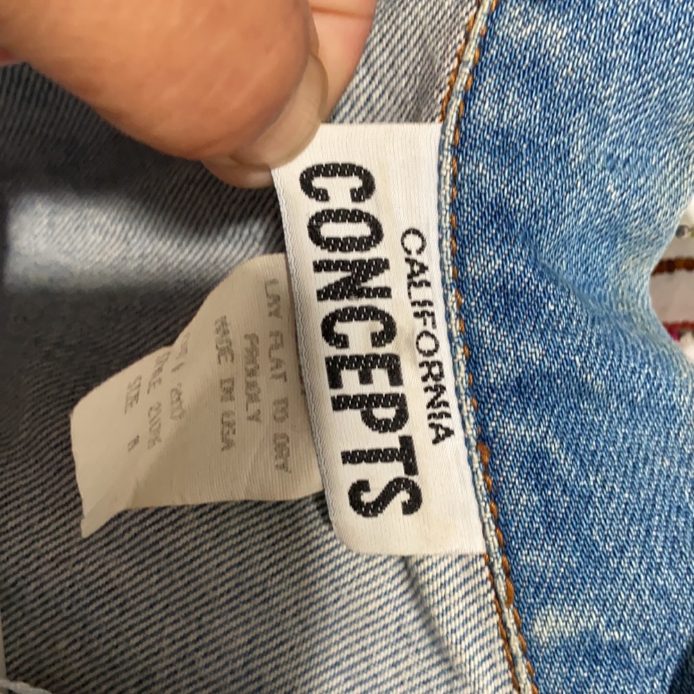 VTG 90’s Denim Jacket. - Picture 6 of 7